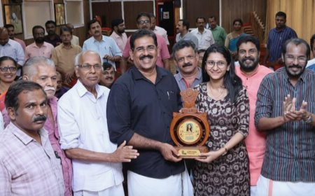 സിവിൽ സർവീസ് പരീക്ഷയിൽ 167-ാം റാങ്ക് നേടിയ കാജൽ രാജുവിനെ നീലേശ്വരം പ്രസ് ഫോറം ആദരിച്ചു