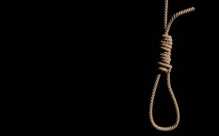 വേടന്റെ ഗാനമേളയ്ക്കിടെ ട്രെയിൻ തട്ടി മരിച്ച 19 കാരന്റെ മാതാപിതാക്കളെ വീട്ടിൽ തൂങ്ങി മരിച്ച നിലയിൽ കണ്ടെത്തി