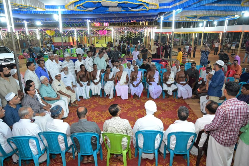 വയനാട്ട്കുലവൻ തെയ്യം കെട്ട് മഹോത്സവം; മതസൗഹാർദ്ദത്തിന്റെ നേർസാക്ഷ്യമായി ഇഫ്താർ സംഗമം