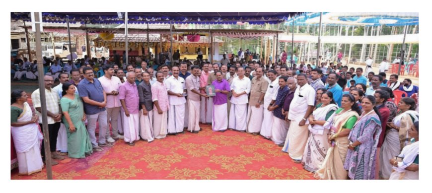 മടിക്കൈ ഓര്‍ക്കോല്‍ മീത്തലെപ്പുര വയനാട്ട് കുലവന്‍ തെയ്യം കെട്ട് മഹോല്‍സവം; സ്മരണിക പുറത്തിറക്കി