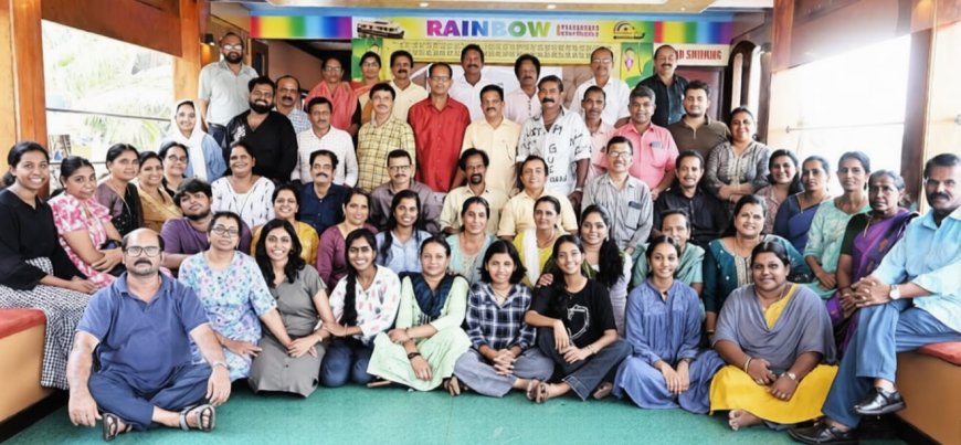 വനിതാദിനം; പെരിയ സ്കൂൾ സഹപാഠി കൂട്ടായ്മ കുടുംബ സദസ്സും ബോട്ട് യാത്രയും നടത്തി