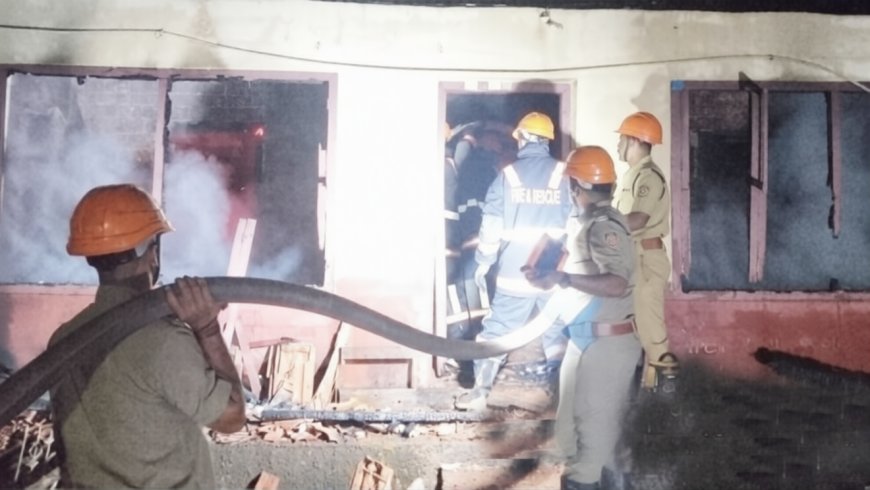 ഉദുമ കണിയമ്പാടിയിൽ ആൾത്താമസമില്ലാത്ത വീട് കത്തി നശിച്ചു; ലക്ഷങ്ങളുടെ നഷ്ടം