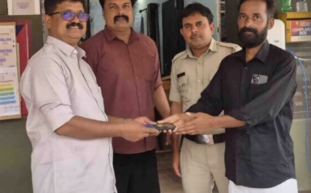 കളഞ്ഞു കിട്ടിയ മൊബൈൽ ഫോൺ ഉടമസ്ഥന് തിരിച്ചു നൽകി യുവാവ് മാതൃകയായി