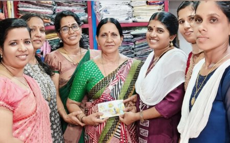 വിഷു കൈനീട്ടം നൽകി