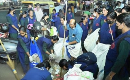 വിഷു വിപണിക്ക് പിന്നാല നഗര ശുചീകരണം; മാതൃകയായി ചെയർമാനും സംഘവും