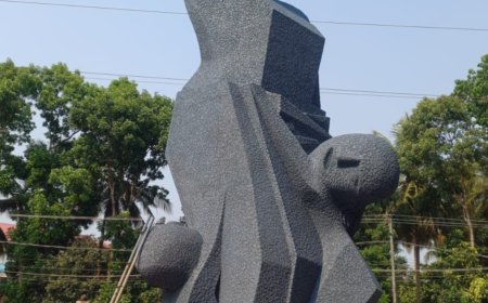 കാസർകോടിന്റെ ഓർമ്മ ചിഹ്നമായി "അമ്മയും കുഞ്ഞും"