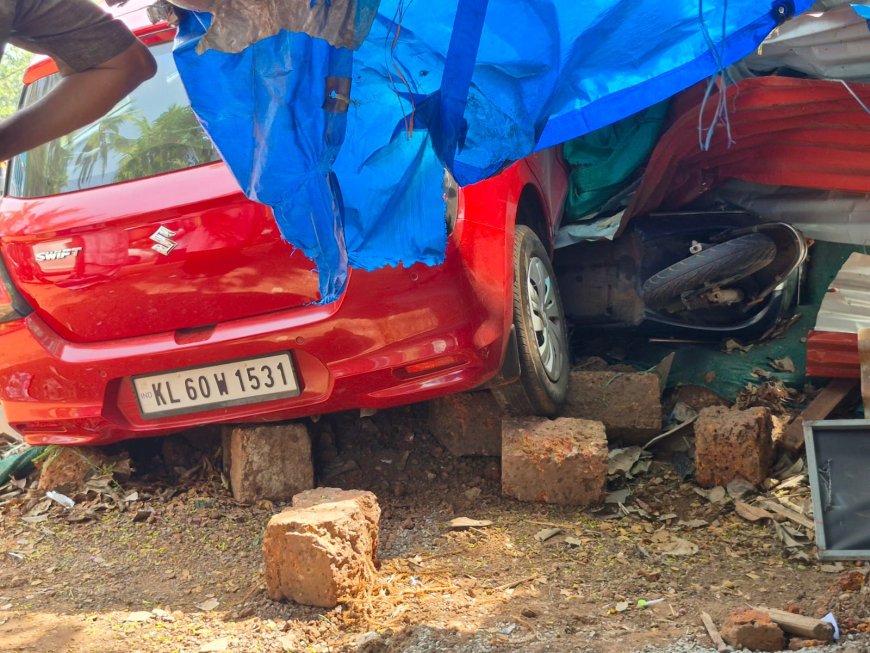 മൂന്നാംമൈലിൽ നിയന്ത്രണം വിട്ട കാർ തട്ട് കടയിലേക്ക് പാഞ്ഞ് കയറി