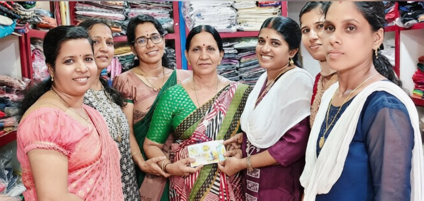 വിഷു കൈനീട്ടം നൽകി