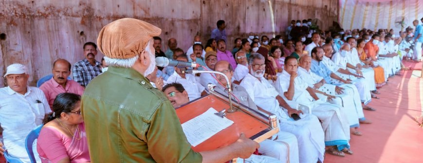 നീലേശ്വരം മാർക്കറ്റ് ജംഗ്ഷനിൽ മൺമതിൽ നിർമ്മാണത്തിനെതിരെ രാപ്പകൽ സമരം ആരംഭിച്ചു