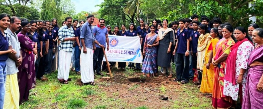 കാസർഗോഡ് ജില്ലയുടെ 42-ാം വാർഷികം ആഘോഷിച്ച് മടിക്കൈ എൻഎസ്എസ് യൂണിറ്റ്