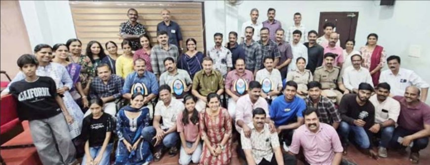 സർവീസിൽ നിന്നും വിരമിക്കുന്ന പോലീസ് ഉദ്യോഗസ്ഥർക്ക് യാത്രയപ്പ് നൽകി