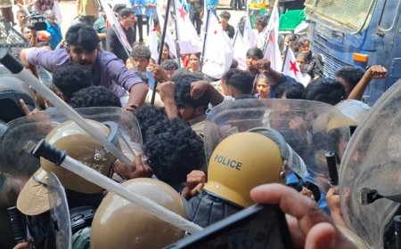 നീറ്റ് ക്രമക്കേടിലും, വിദ്യാർത്ഥിനി ഐജയുടെ മരണത്തിലും അന്വേഷണം ആവശ്യപ്പെട്ട് എസ്‌എഫ്‌ഐ പ്രതിഷേധം ലാത്തിച്ചാർജ്ജിൽ കലാശിച്ചു