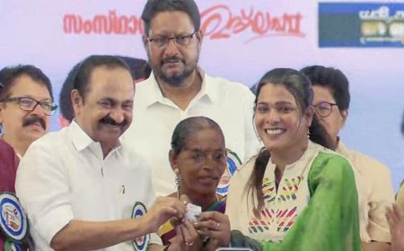 കെ എസ് ആർ ടി സി; സ്ത്രീകൾക്കായുളള സൗജന്യ യാത്രയ്ക്ക് തുടക്കമായി