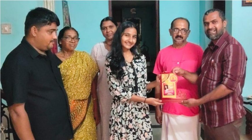 1200-ൽ 1199 മാർക്ക്; കെ വരലക്ഷ്മിയെ എ കെ എസ് ടി യു അനുമോദിച്ചു