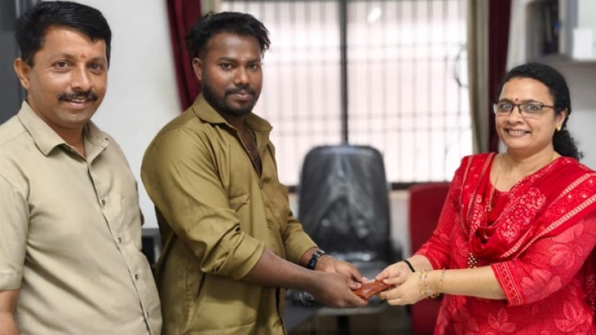 ഓട്ടോയിൽ മറന്നുവെച്ച പണമടങ്ങിയ പേഴ്സ് ഉടമയെ കണ്ടെത്തി തിരികെ നൽകി ഓട്ടോ ഡ്രൈവർ മാതൃകയായി.