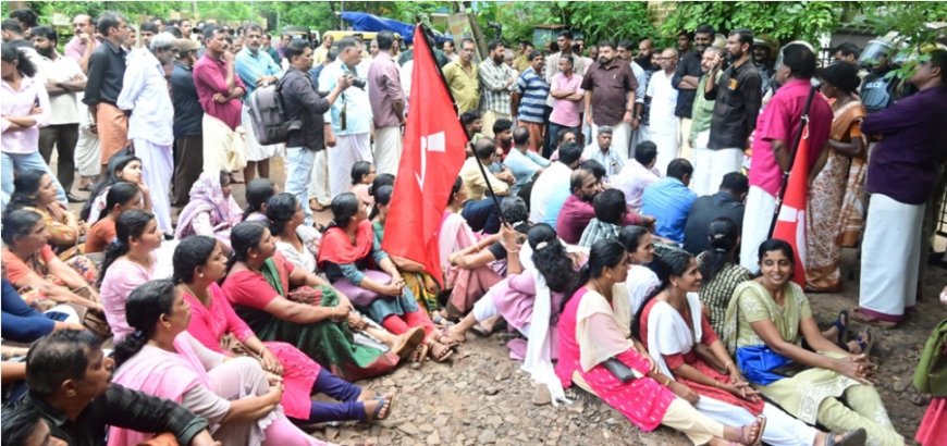 ചെമ്മട്ടം വയൽ-കാലിച്ചാനടുക്കം റോഡിന്റെ അനാസ്ഥ; സി പി ഐ എം പ്രതിഷേധ മാർച്ച് സംഘടിപ്പിച്ചു