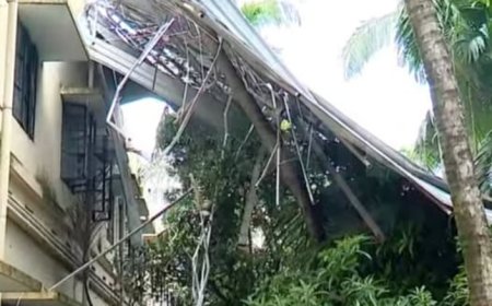 ശക്തമായ കാറ്റിൽ കാഞ്ഞങ്ങാട് സൗത്ത് ജി.വി.എച്ച്.എസ്.എസിന്റെ മേൽക്കൂര പറന്നു; സ്കൂളിന് അവധി