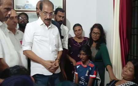 മടിക്കൈയിൽ ഷോക്കേറ്റ് മരിച്ച ലൈൻമാന്റെ കുടുംബത്തെ സന്ദർശിച്ച് മന്ത്രി; എല്ലാ ആനുകൂല്യങ്ങളും വേഗത്തിൽ ലഭ്യമാക്കുമെന്ന് ഉറപ്പ്