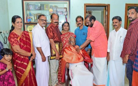 കാവുങ്കൽ നാരായണന് സംസ്ഥാന കാൻഫെഡ് അവാർഡ് സമ്മാനിച്ചു