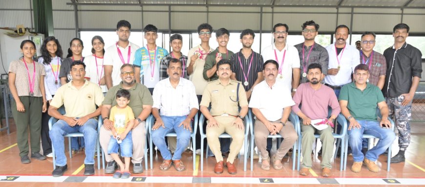 ജില്ലാ ഷൂട്ടിംഗ് ചാമ്പ്യൻഷിപ്പ്: വിജയികൾക്ക് മെഡലുകൾ വിതരണം ചെയ്ത് എസ്.പി.; അത്യാധുനിക ഷൂട്ടിംഗ് ആയുധങ്ങൾ റേഞ്ചിന് കൈമാറി