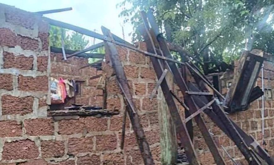 കനത്ത മഴയും കാറ്റും; വീട് തകർന്നു, അമ്മയും മകളും അത്ഭുതകരമായി രക്ഷപ്പെട്ടു