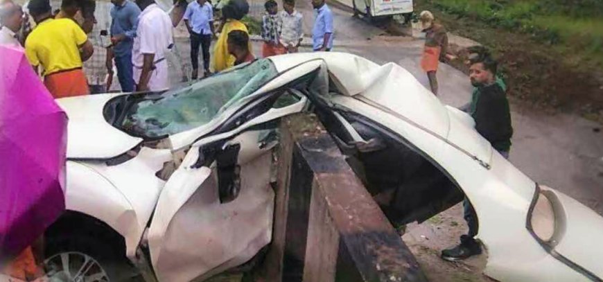പൊയിനാച്ചിയിൽ നിയന്ത്രണം വിട്ട കാർ ഡിവൈഡറിൽ ഇടിച്ചു; ബസ് കാത്തുനിന്നവർക്കും യാത്രികർക്കും പരിക്ക്