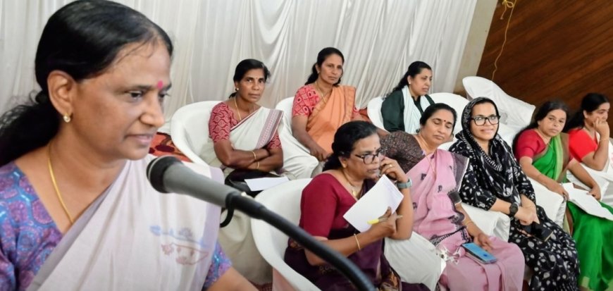 മഹിള അസോസിയേഷൻ; ക്യാപ്റ്റൻ ലക്ഷ്മി അനുസ്മരണവും പഠന ക്ലാസും സംഘടിപ്പിച്ചു