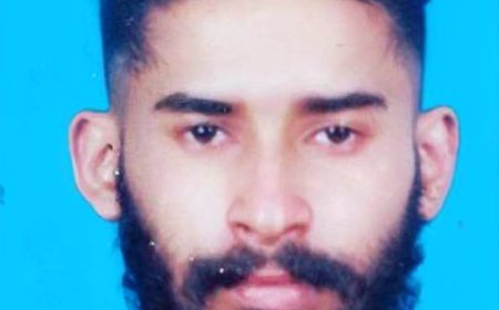ബോവിക്കാനത്ത് സ്കൂൾ ബസും ബൈക്കും കൂട്ടിയിടിച്ച് യുവാവ് മരിച്ചു
