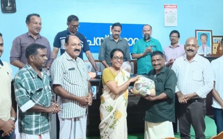 നീലേശ്വരം പ്രസ് ഫോറം; ഓണകിറ്റ് വിതരണം ചെയ്തു