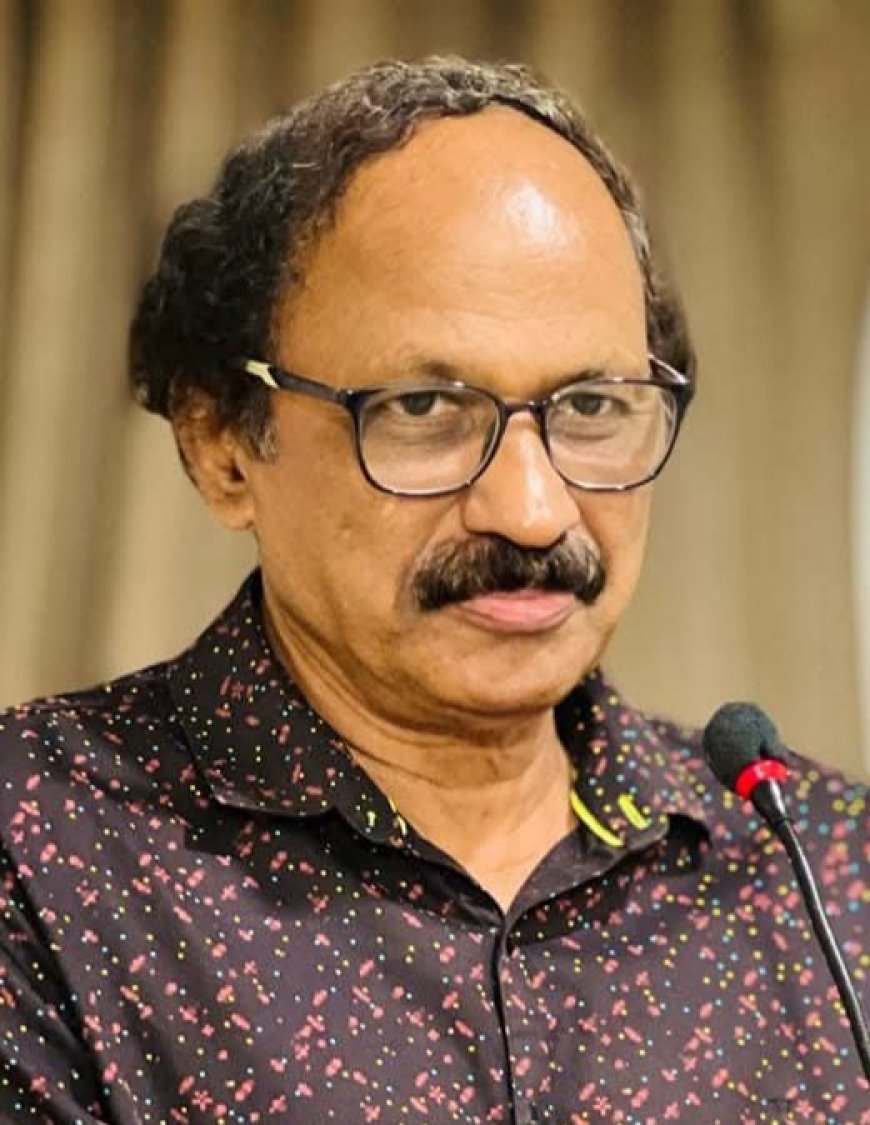 അംബികാസുതൻ മാങ്ങാടിന് 13-ാമത് കൂർമ്മൽ എഴുത്തച്ഛൻ പുരസ്കാരം