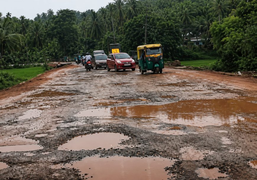 ചെമ്മട്ടംവയൽ–കാലിച്ചാനടുക്കം റോഡ് നവീകരണം ഇഴയുന്നു; യാത്രാദുരിതം രൂക്ഷം