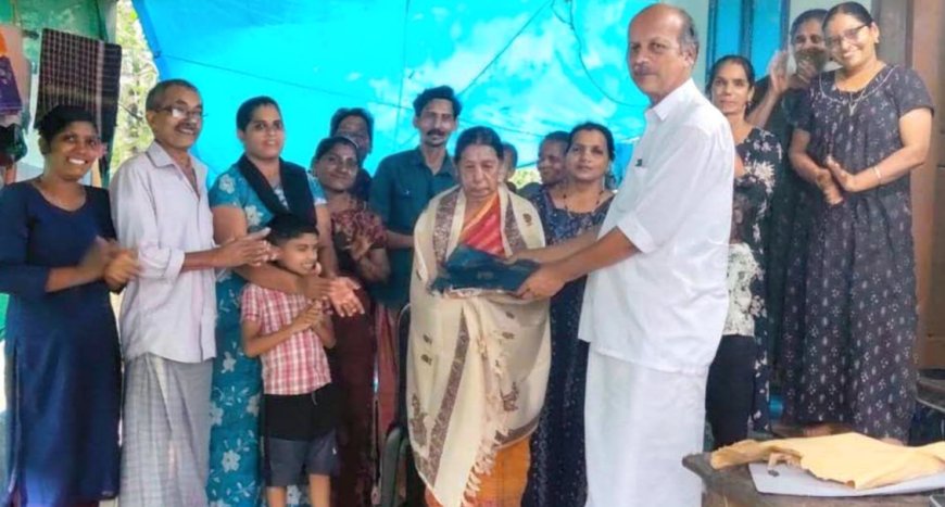 ലോക ആദിവാസി ദിനം: ഐത്തമ്മ ബായിയെ ആദരിച്ചു