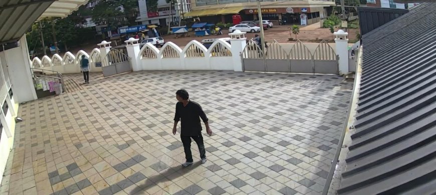 പട്ടാപ്പകൽ പള്ളി ഖത്തീബിന്റെ മുറി കുത്തിത്തുറന്ന് മോഷണം