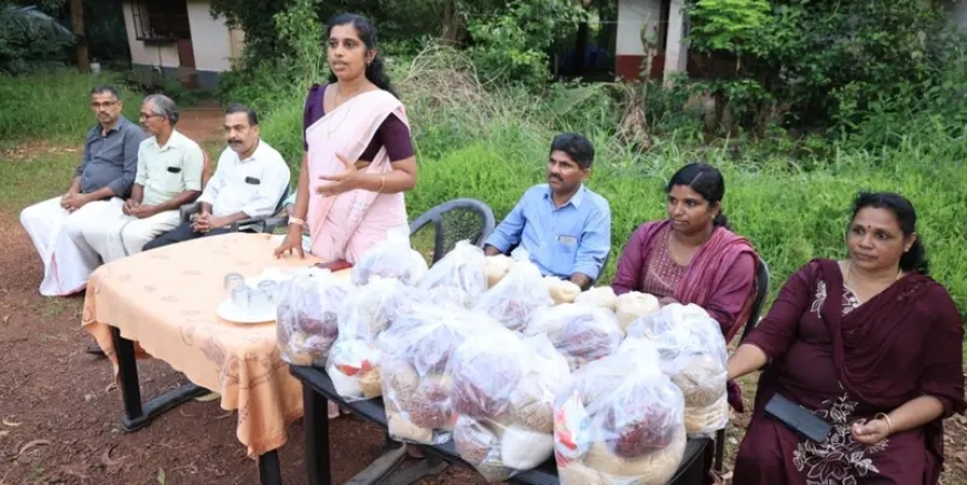 അക്ഷയ കുടുംബശ്രീയിൽ ഓണാഘോഷം: അംഗങ്ങൾക്കും തെരഞ്ഞെടുത്ത കുടുംബങ്ങൾക്കും ഓണക്കിറ്റും ഓണപ്പുടവയും