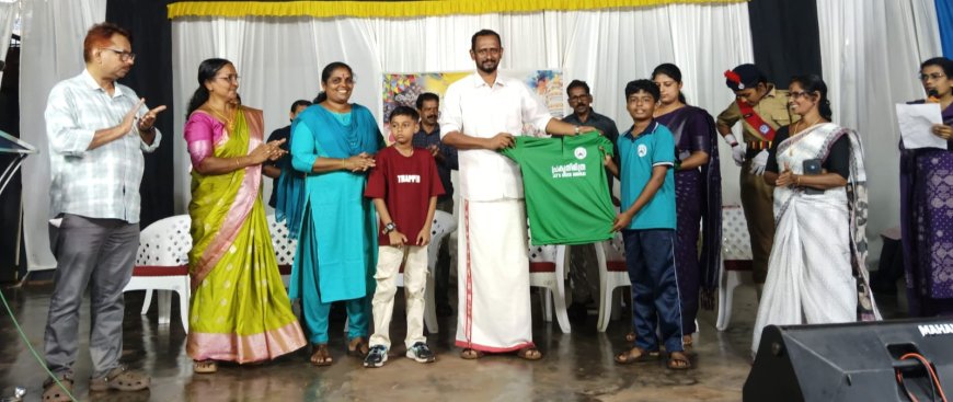 ‘പ്രകൃതി മിത്ര’ യൂണിഫോം വിതരണം ചെയ്തു