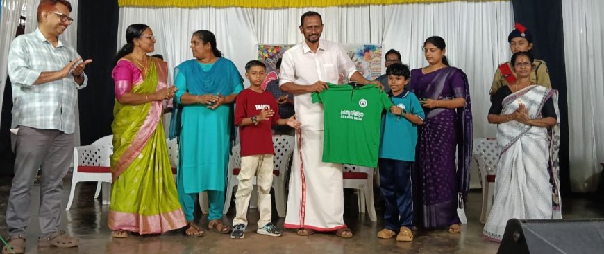 ‘പ്രകൃതി മിത്ര’ യൂണിഫോം വിതരണം ചെയ്തു