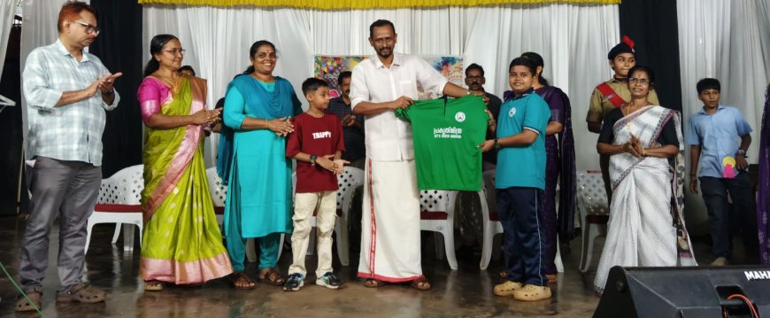 ‘പ്രകൃതി മിത്ര’ യൂണിഫോം വിതരണം ചെയ്തു
