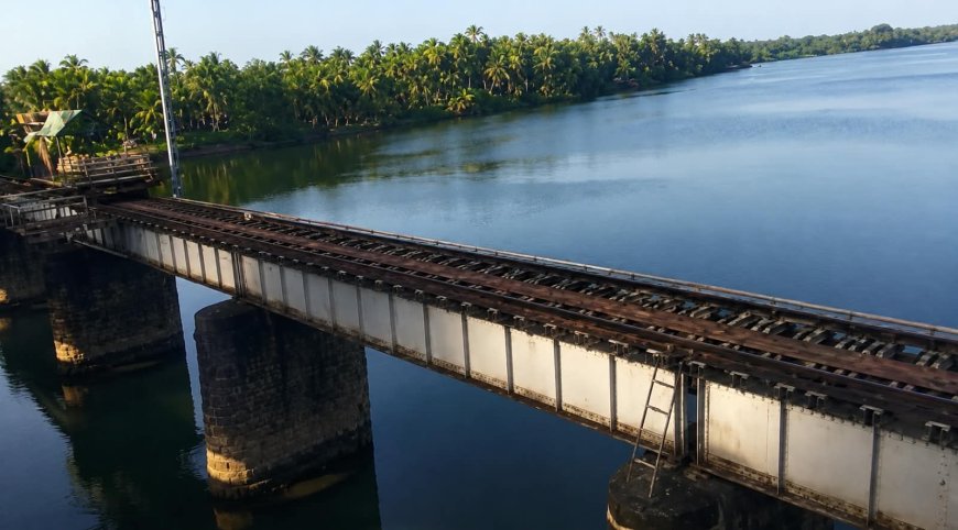 ചരിത്രത്തിലേക്ക് മറഞ്ഞ് കാര്യങ്കോട് റെയിൽപാലം; ബ്രിട്ടീഷ് കാലത്തിന്റെ ശേഷിപ്പുകൾ ഇനി ഓർമകളിൽ