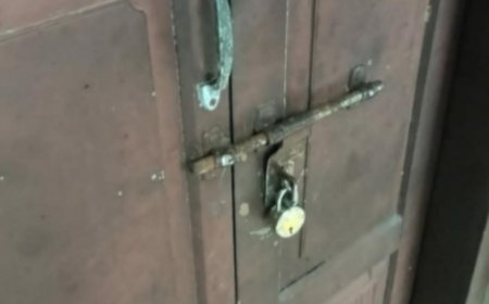 കാസർകോട് തളങ്കരയിൽ മുറിക്കുള്ളിൽ അഴുകിയ മൃതദേഹം; കൊലപാതകമെന്ന് സംശയം