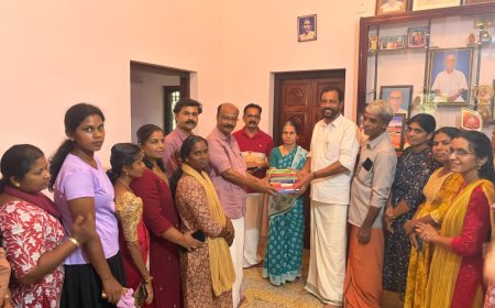കരുണാകരൻ മാസ്റ്ററുടെ സ്മരണയിൽ വായനശാലയ്ക്ക് പുസ്തകങ്ങൾ നൽകി കുടുംബം