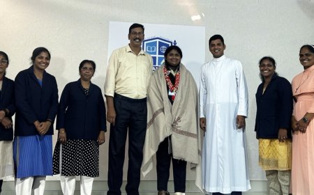 ലോക പഞ്ചഗുസ്തി ചാമ്പ്യൻഷിപ്പിലേക്ക് അന്ന റെജി; കോട്ടോടി സെന്റ് ആൻസ് സ്കൂളിൽ യാത്രയയപ്പ്