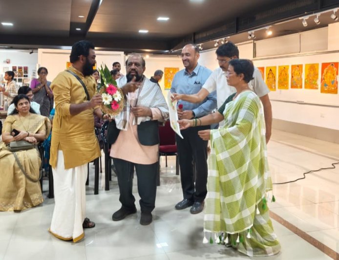 കേരളീയ ചുവർചിത്രങ്ങളുടെ വർണ്ണവിസ്മയം; കെ.ആർ.സി. തായന്നൂരിന്റെ ‘വർണ്ണയാത്ര’ സമാപിച്ചു