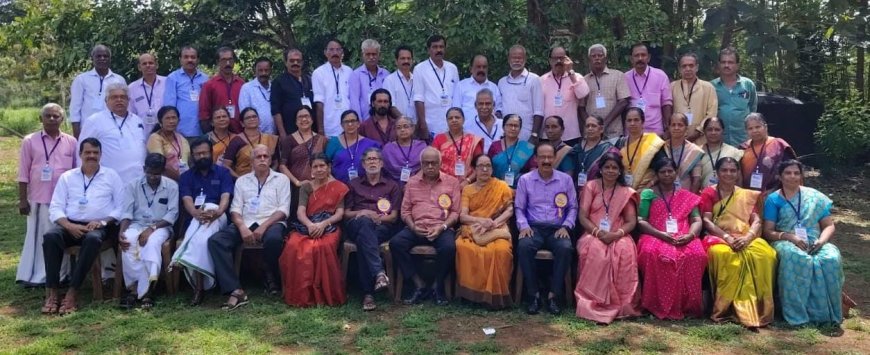 49 വർഷങ്ങൾക്കുശേഷം ഒത്തുചേർന്ന് കരിമ്പിൽ ഹൈസ്‌കൂൾ 1977 എസ്.എസ്.എൽ.സി ബാച്ച്